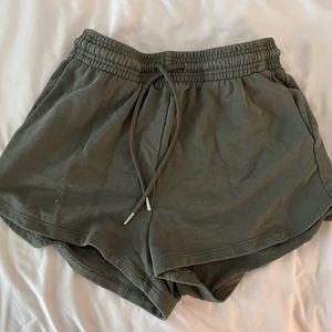 olive h$m shorts size small
